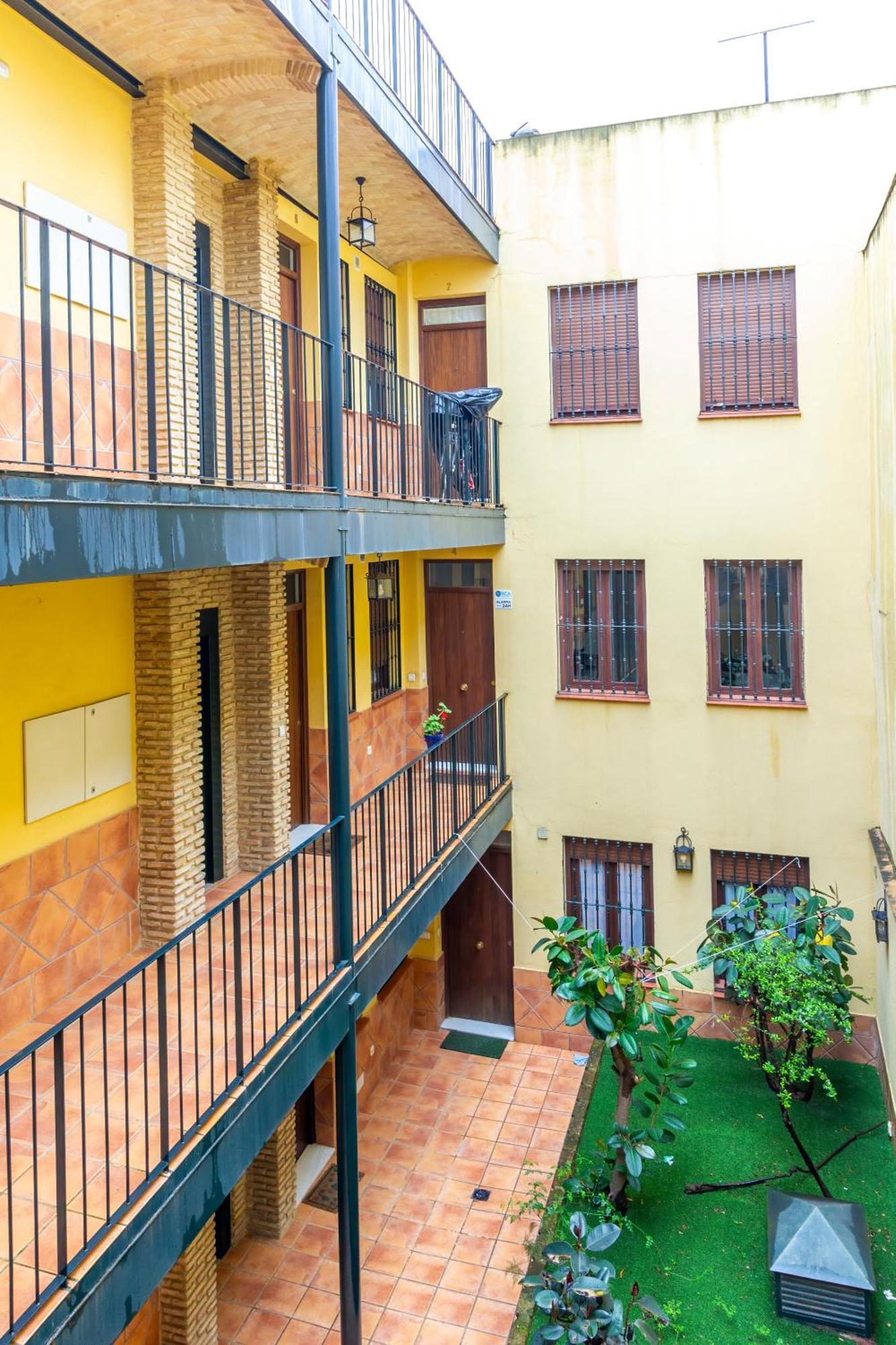 Alohamundi Pureza III Apartment Севиля Екстериор снимка